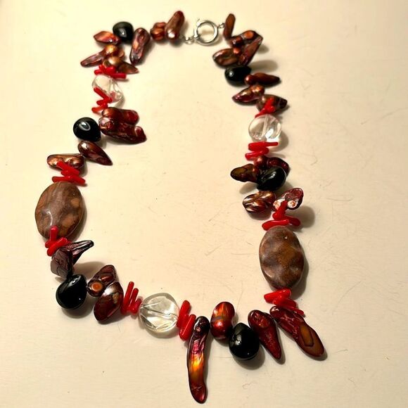 Red and black mixed beaded fashion necklace 18” - Picture 1 of 4
